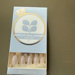 Red Aspen Acrylic Nail Dashes - Elegant Cream